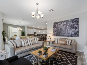 Luxury 6 bedroom home