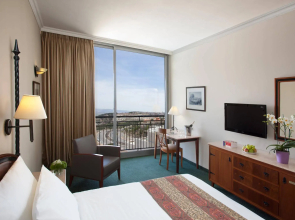 Golden Crown Hotel