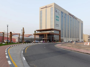 Отель Premier Inn Dubai Dragon Mart