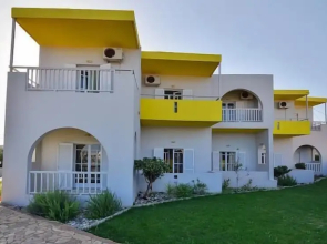 Kamaria Apartments