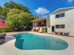 Oakland Park Gem w/ Year-round Pool, 4 Mi to Beach