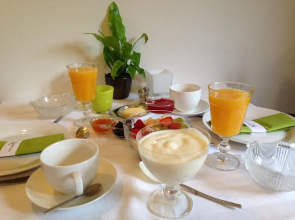 Walnut Lodge Bed & Breakfast