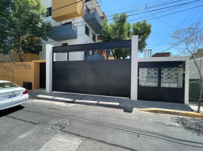 Av. Plan de San Luis 1175