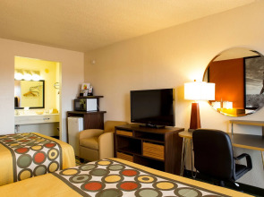 Super 8 By Wyndham Woodward