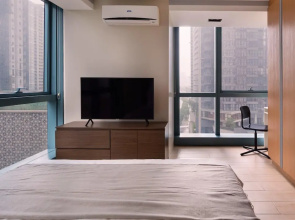 Luxury 2BR in Uptown Bgc, Free Pool use