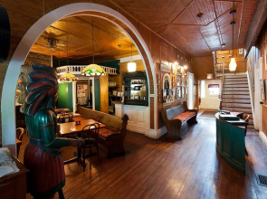 Rogues' Harbor Inn