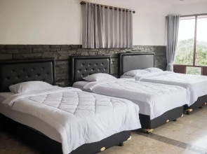 Nur Alam Hotel