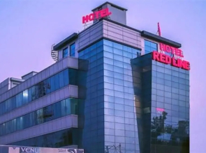 Hotel Red Line