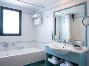 Отель Ramada by Wyndham, Athens Club Attica Riviera