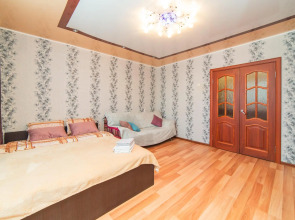 Night light on Muravlenko street 35