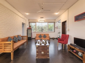 CosmicStays Afita Mohari-Solar Powered Lakehouse