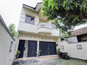 Capital O 93716 Family Guesthouse Syariah