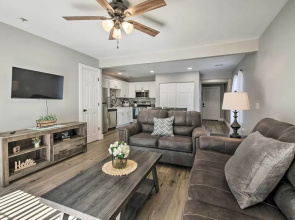 Chic Townhome ~ 6 Mi to Talking Rocks Cavern!