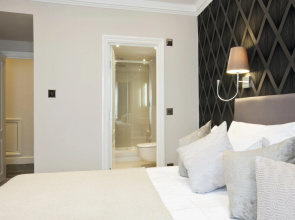 Queensgate Court