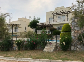 Apartment 3 Bedroom Lake View 3 by Likya Global