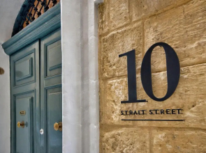 10 Strait Street Apartments