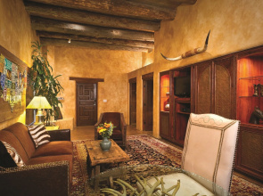El Monte Sagrado Living Resort & Spa