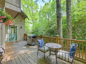 'smallwood' Cute Highlands Home w/ Screened Porch!