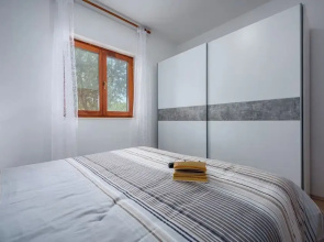 Apartment in Drenje Near Jadrena Beach