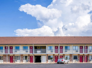 Capital O Aurora Inn Monett US 60