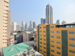 De Lux Bangkok Hotel
