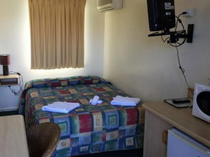 Warwick Vines Motel