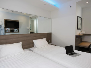 Easy Planet Bangkok Surawong