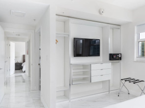 Fortune House Hotel Suites