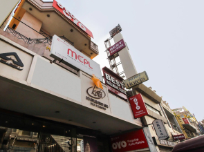 OYO 79641 Collection O Kota Hotels Town Hall