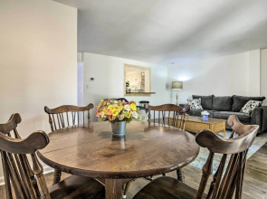 Walk to Dtwn & Breweries: Townhome in Cary!