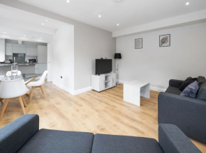 2 Bedroom Apartment near Town Center