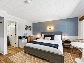 Fresh Coast Motel