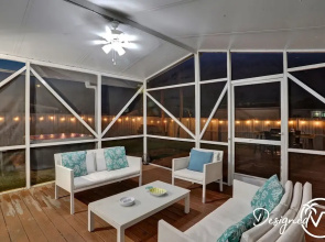 Renovated2 Br with Private Hot tub