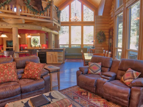 114 Mark Court Private Home with Hot Tub
