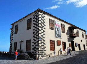 Apartamento con Terraza y Piscina C