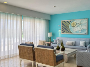 Apt w 2br Ocean View Jacuzzi in Sotogrande
