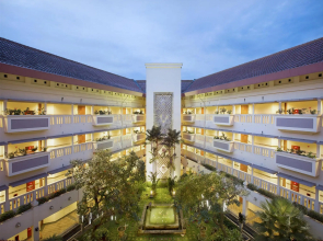 Puri KIIC Golf View Hotel