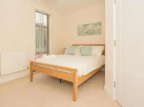 Western Gate, Executive Central Apartments