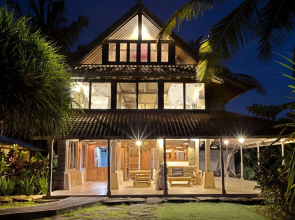 Pondok Pitaya Hotel, Surfing & Yoga