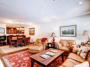 Kiva Lodge by East West Hospitality