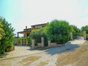 Comfortable Holiday Home in Torrecuso Italy With Pool