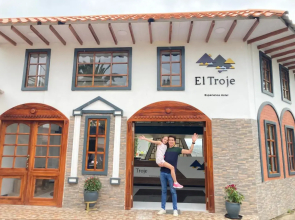 Hosteria El Troje