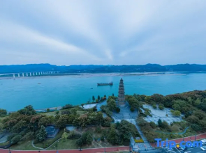 Ramada by Wyndham Yichang Riverside