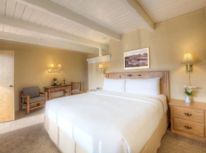 Elk Refuge Inn