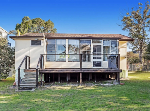 Government Road, 102