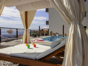 Premium Holiday Home in Kučine-Mravinci with Swimming Pool