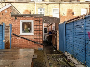 Lowell Street - Cosy 2 BD in Worcester