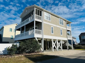 Beach Ya There 5 Bedroom Home by RedAwning