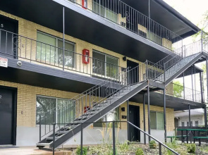 Charming 2BR w King Queen Close to SLC