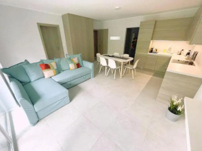 Lakeside Family & Studio Apartments